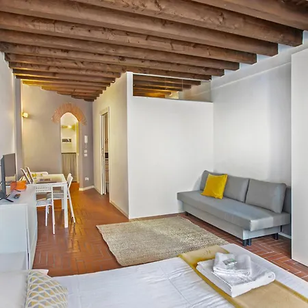 La Maison 招待所 2*