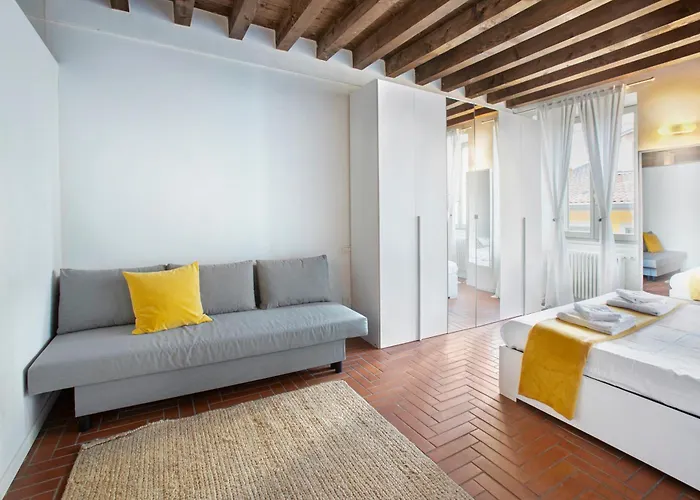 Guest house La Maison 2*